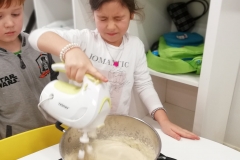 51392680_323731221576677_3977911401460006912_n