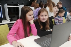 78331942_368769443927789_185123346839502848_n